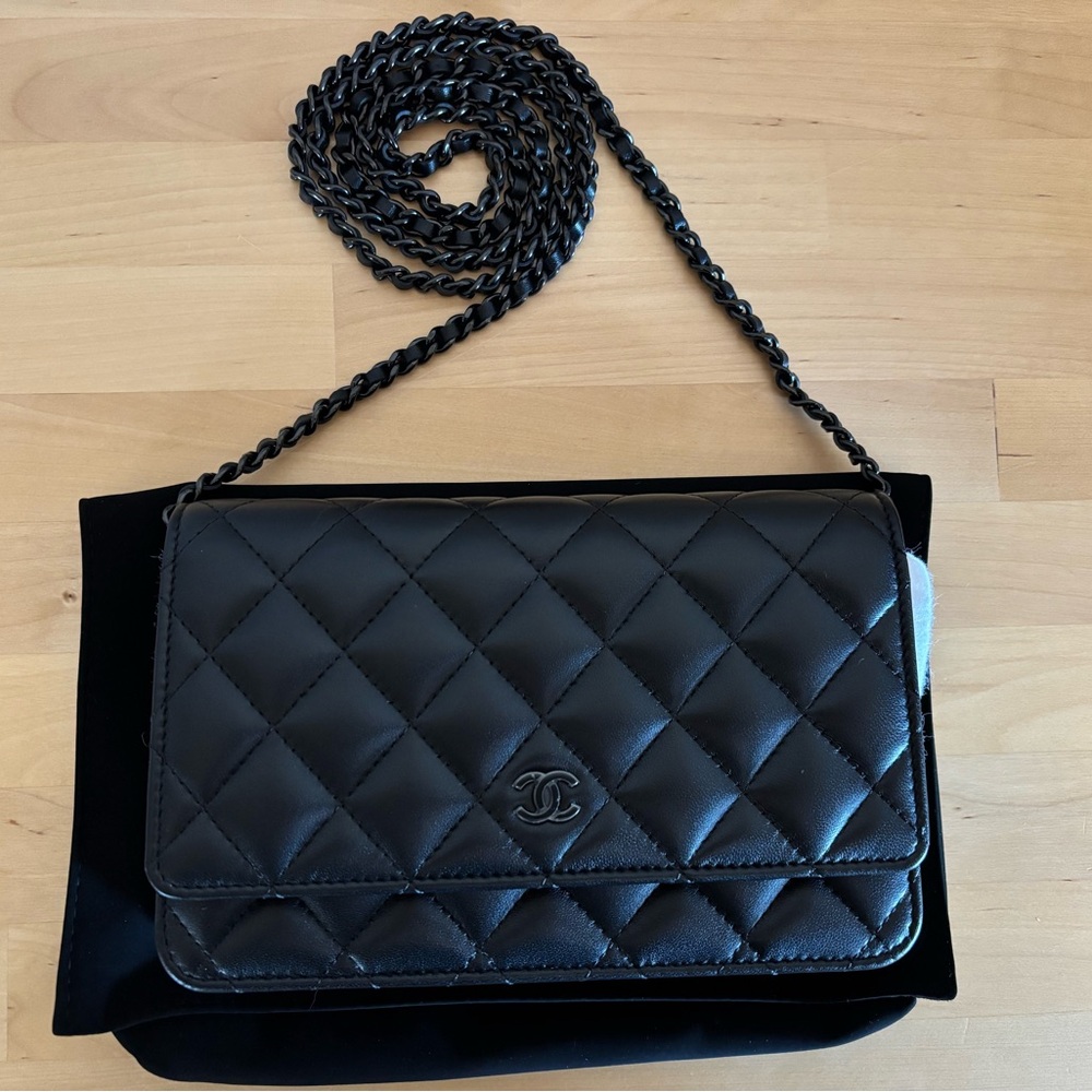 Chanel So Black Wallet on Chain - Picture 1 of 7
